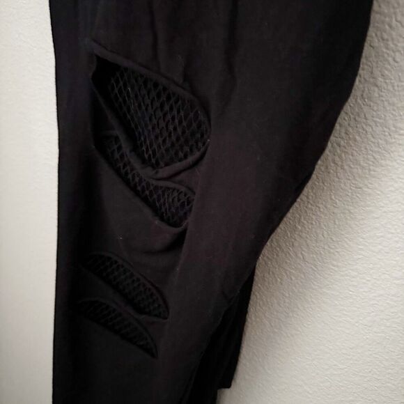 TORRID | Black Full-Length Mesh Slit Pocket Leggings Fishnet Distressed | 6 (6X) - Picture 5 of 10